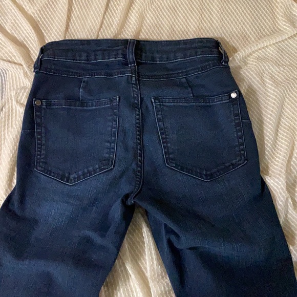 Jennifer Lopez Jeans - Picture 10 of 12